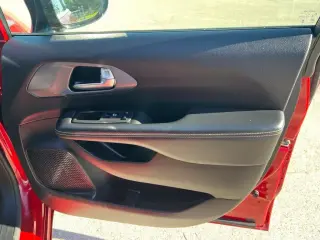 Chrysler Pacifica 2025 Select minivan de 4 puertas