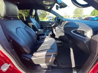 Chrysler Pacifica 2025 Select minivan de 4 puertas