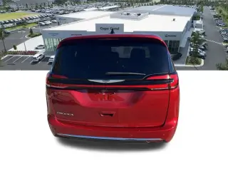 Chrysler Pacifica 2025 Select minivan de 4 puertas