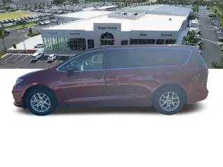 Chrysler Pacifica 2025 Select minivan de 4 puertas