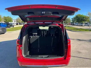 Chrysler Pacifica 2025 Select minivan de 4 puertas