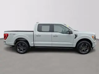 Ford F-150 2023 4x4 XLT 4dr SuperCrew con motor de 5.5 ft. SB