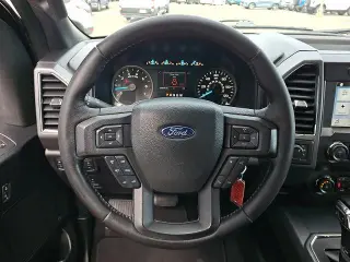 Ford F-150 2019 4x4 XLT 4dr SuperCrew con plataforma de 5.5 pies de largo.