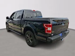 Ford F-150 2019 4x4 XLT 4dr SuperCrew con plataforma de 5.5 pies de largo.