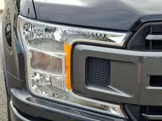 Ford F-150 2019 4x4 XLT 4dr SuperCrew con plataforma de 5.5 pies de largo.