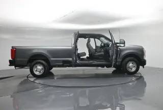 Ford F-250 Super Duty 2025 4x2 XL 4dr SuperCab 8 ft. LB Pickup