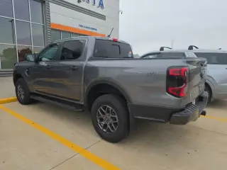 Ford Ranger 2025 4x4 XLT 4 puertas SuperCrew caja corta de 5.0 pies