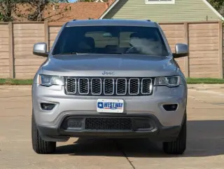 Jeep Grand Cherokee 2018 4x2 Laredo SUV 4 puertas