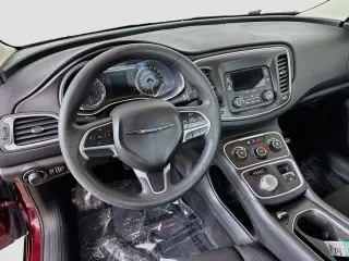 Chrysler 200 2015 LX sedán de 4 puertas