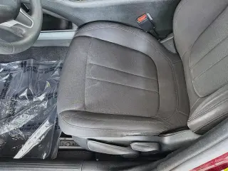 Chrysler 200 2015 LX sedán de 4 puertas