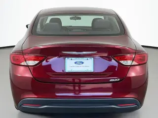 Chrysler 200 2015 LX sedán de 4 puertas