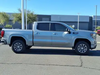 GMC Sierra 1500 2024 4x4 AT4 4dr Crew Cab 5.8 ft. SB