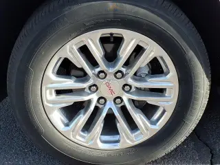 GMC Yukon XL 2023 4x4 SLT 4dr SUV