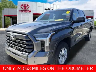 Toyota Tundra 2025 4x4 SR5 4dr CrewMax Cab Pickup SB