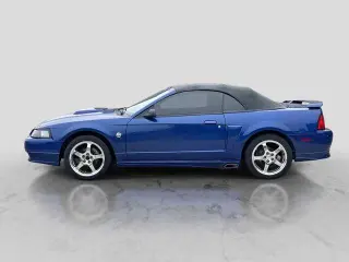 Ford Mustang 2004 GT Deluxe 2dr Convertible