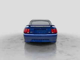 Ford Mustang 2004 GT Deluxe 2dr Convertible