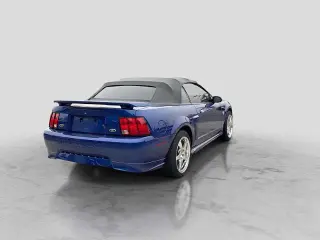 Ford Mustang 2004 GT Deluxe 2dr Convertible
