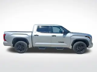Toyota Tundra 2022 4x2 SR5 4dr CrewMax Cab Pickup SB