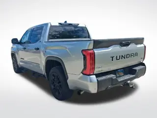 Toyota Tundra 2022 4x2 SR5 4dr CrewMax Cab Pickup SB