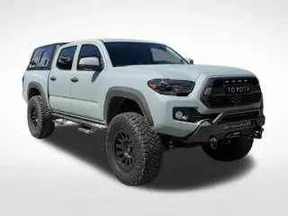 Toyota Tacoma 2018 4x4 TRD Pro 4dr Double Cab 5.0 ft SB 6M