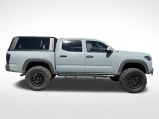 Toyota Tacoma 2018 4x4 TRD Pro 4dr Double Cab 5.0 ft SB 6M