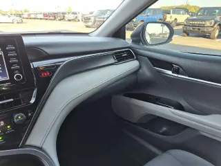 Toyota Camry 2024 LE 4dr Sedán