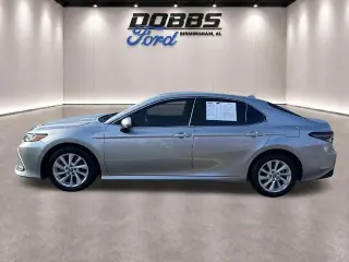 Toyota Camry 2024 LE 4dr Sedán