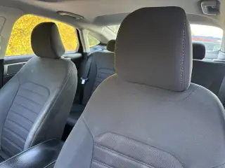 Ford Fusion 2020 con tracción en las cuatro  SE 4dr Sedán
