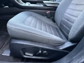 Ford Fusion 2020 con tracción en las cuatro  SE 4dr Sedán
