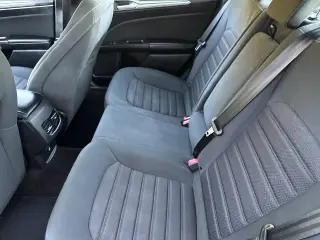Ford Fusion 2020 con tracción en las cuatro  SE 4dr Sedán
