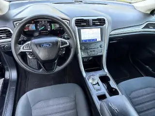 Ford Fusion 2020 con tracción en las cuatro  SE 4dr Sedán