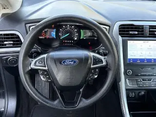 Ford Fusion 2020 con tracción en las cuatro  SE 4dr Sedán