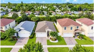 Propiedad de alquiler con 4 dormitorios y 2 baños en LAKE WORTH BEACH