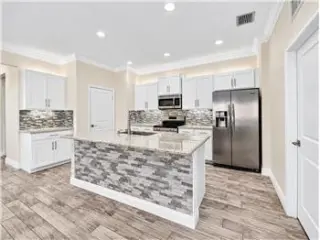 Propiedad de alquiler con 4 dormitorios y 2 baños en LAKE WORTH BEACH
