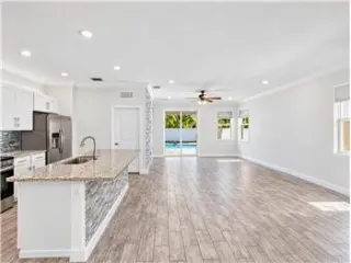 Propiedad de alquiler con 4 dormitorios y 2 baños en LAKE WORTH BEACH