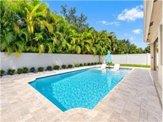 Propiedad de alquiler con 4 dormitorios y 2 baños en LAKE WORTH BEACH