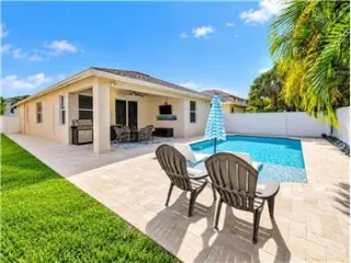 Propiedad de alquiler con 4 dormitorios y 2 baños en LAKE WORTH BEACH