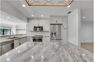 Propiedad de alquiler con 4 dormitorios y 2 baños en POMPANO BEACH