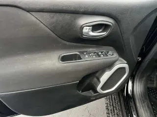 Jeep Renegade 2019 4x4 Latitude 4dr SUV