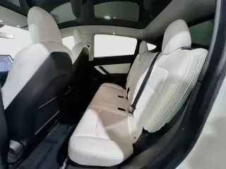 Tesla Model Y 2021 AWD Long Range 4dr Crossover