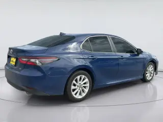 Toyota Camry 2024 LE 4dr Sedán