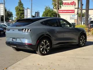 Ford Mustang Mach-E 2023 Premium 4dr SUV