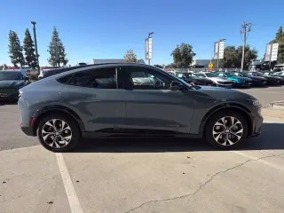 Ford Mustang Mach-E 2023 Premium 4dr SUV