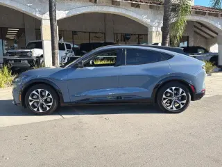 Ford Mustang Mach-E 2023 Premium 4dr SUV