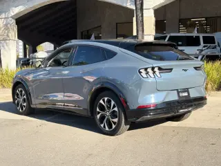 Ford Mustang Mach-E 2023 Premium 4dr SUV