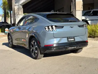 Ford Mustang Mach-E 2023 Premium 4dr SUV