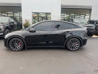 Tesla Model Y 2024 AWD Performance 4dr Crossover