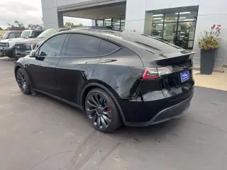 Tesla Model Y 2024 AWD Performance 4dr Crossover