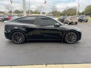 Tesla Model Y 2024 AWD Performance 4dr Crossover