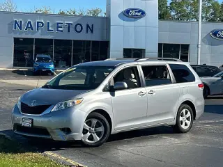 Toyota Sienna 2013 LE 7-Pasajeros Asiento de Acceso Automático 4dr Mini-Van